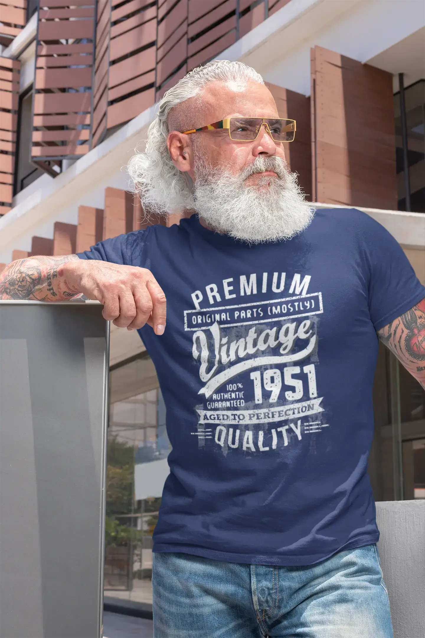 ULTRABASIC – <span>Grafisches</span> <span>Herren</span> -T-Shirt „1951 Aged to Perfection“ <span>als</span> <span>Geburtstagsgeschenk</span>