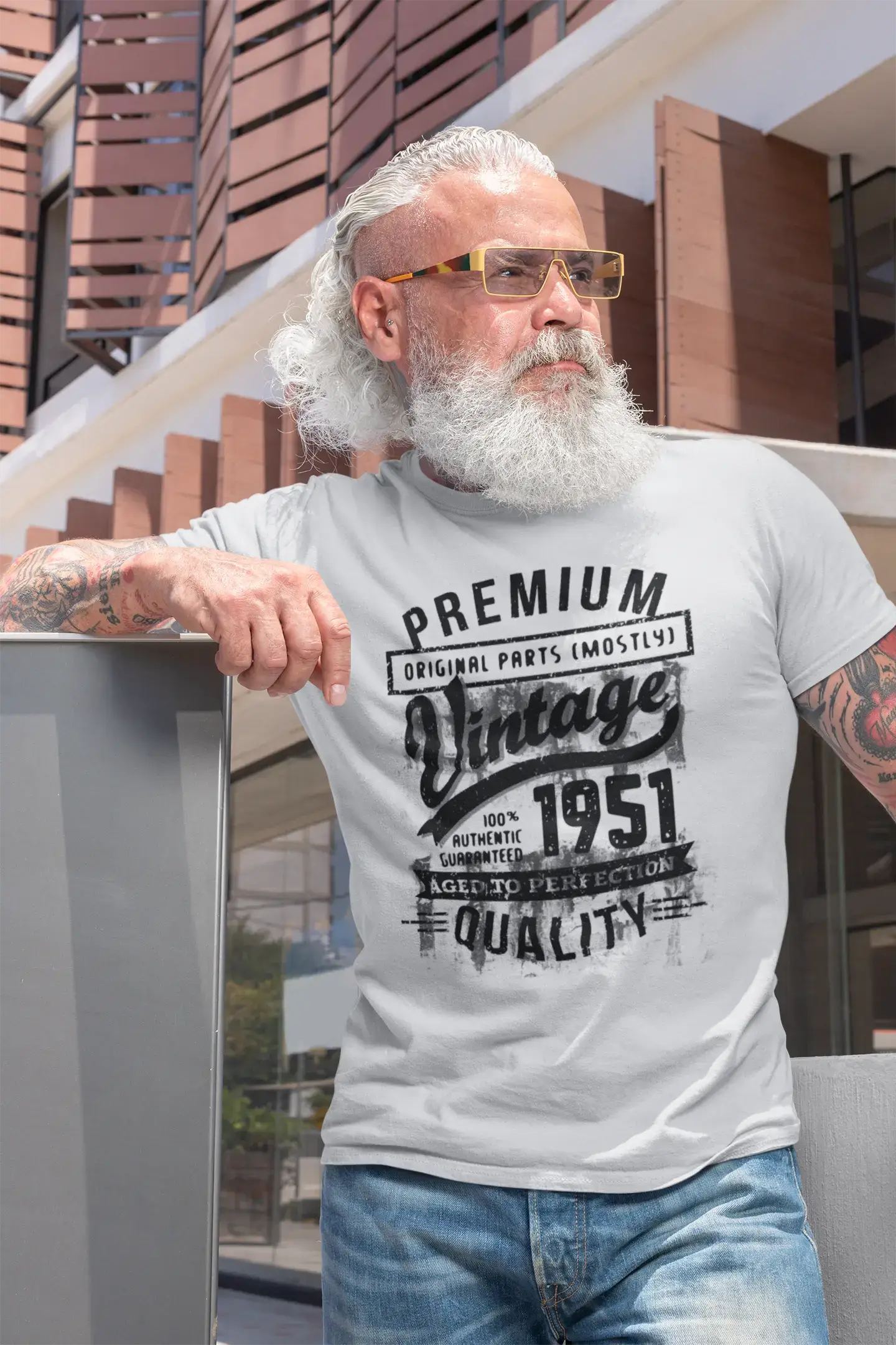 ULTRABASIC – <span>Grafisches</span> <span>Herren</span> -T-Shirt „1951 Aged to Perfection“ <span>als</span> <span>Geburtstagsgeschenk</span>