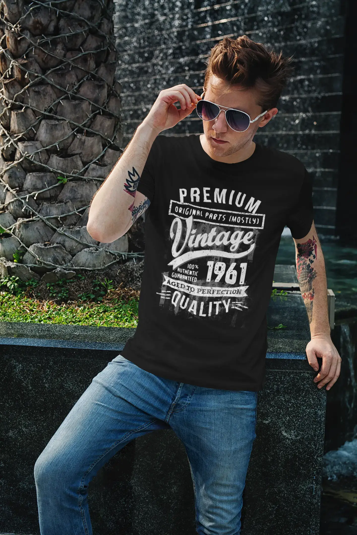 ULTRABASIC – <span>Grafisches</span> <span>Herren</span> -T-Shirt „1961 Aged to Perfection“ <span>als</span> <span>Geburtstagsgeschenk</span>