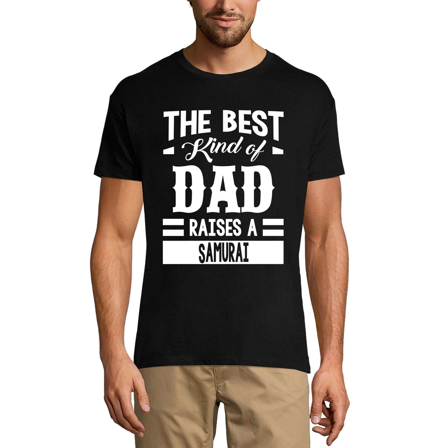 ULTRABASIC Herren-Grafik-T-Shirt „Dad Raises a Samurai“.