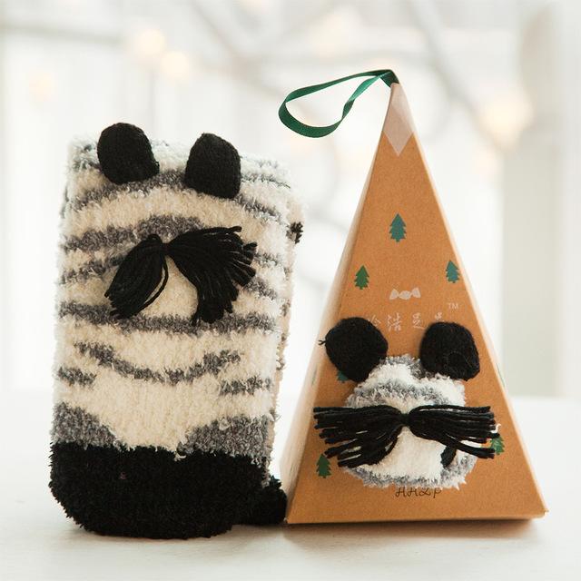 Niedliche Tierdesign Hirsch Weihnachtssocken Geschenk 3D Flauschiger Korallensamt Dicke warme Wintersocke für Frauen Neujahrsgeschenk Sox mit Box